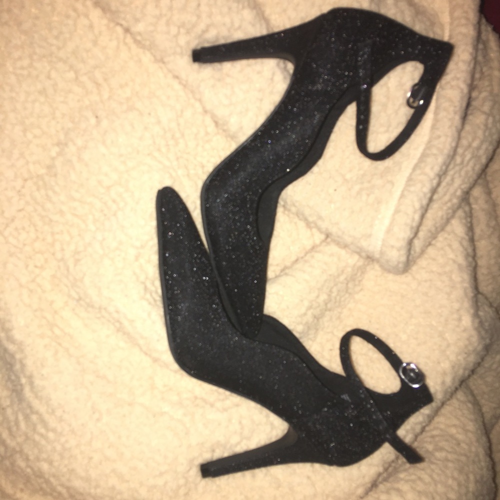 High heels - Picture 3 of 5